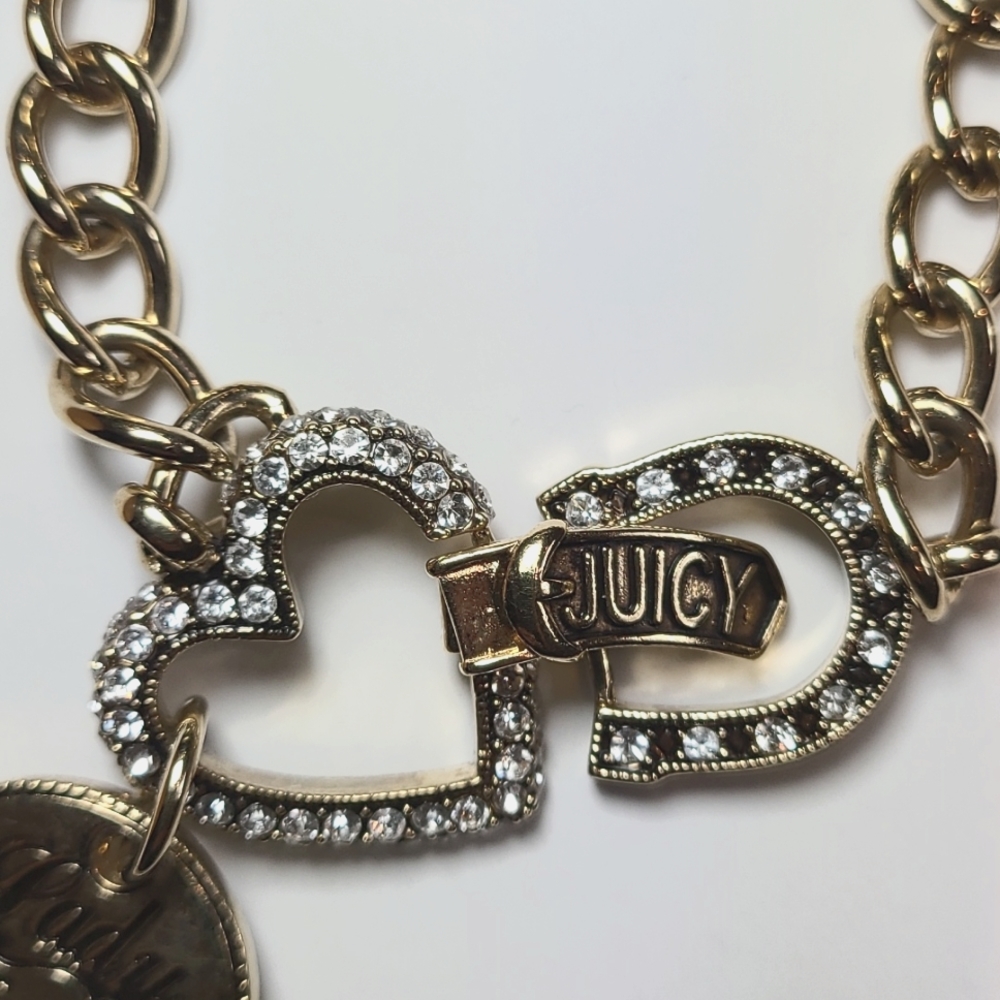 Juicy Couture charm bracelet with Swarovski crystal heart and juicy clasp - Picture 7 of 11